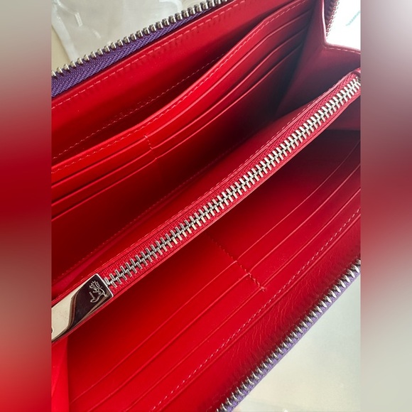 Rare color Christian Louboutin Spike studds Round zipper long wallet
Pre loved - Picture 8 of 15